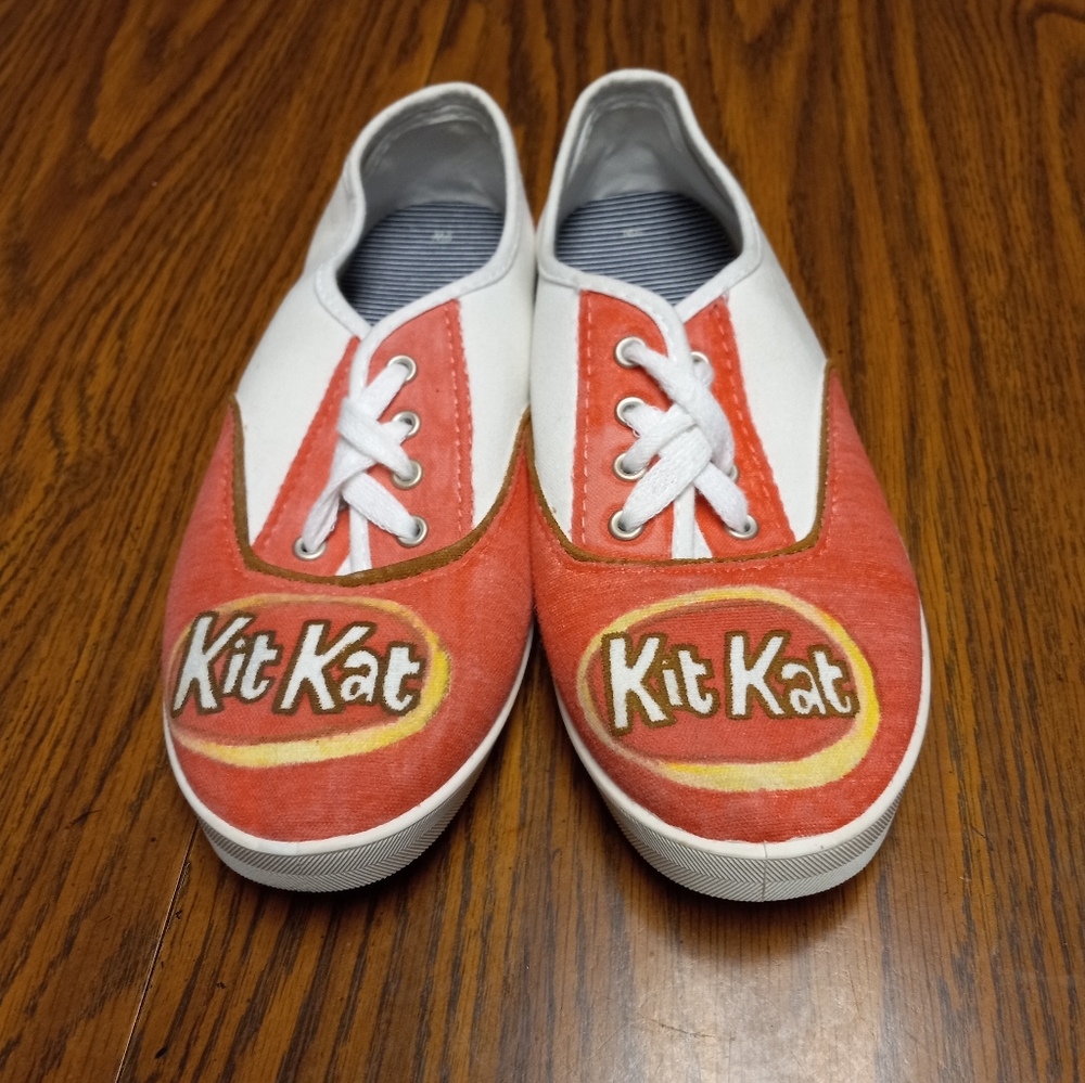 Women's Kit Kat Lace Up Canvas Sneakers.